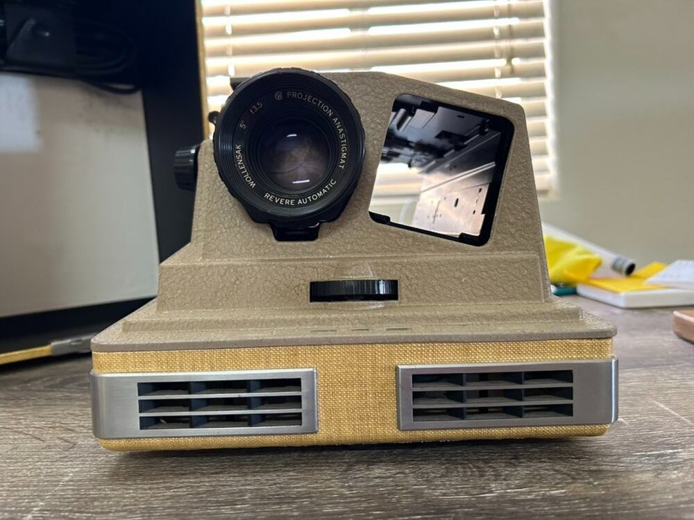 Vintage Revere Camera Automatic Slide Projector 2x2 Bantam P-888 Works Well